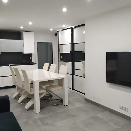 Odalys Saint Loup Climatise Entierement Renove *